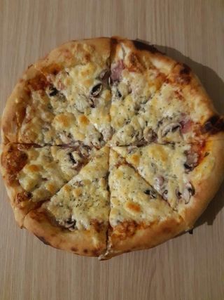 Capricciosa pizza 32cm