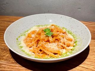 Паста Кімчі з тигровими креветками у томатному соусі (320g)