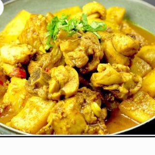 84. Pollo Al Curry