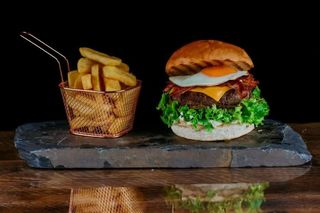 Burger Jajko i mini frytki