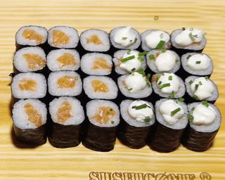 #1114 MAKI SALMÃO + QUEIJO CREME (24 PEÇAS)