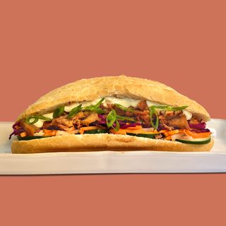Banh Mi Xa Xiu - Banh Mi Recheada de Carne de Porco Char Siu