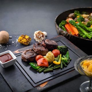 Рулет с  овощами сырный, говядина, баранина