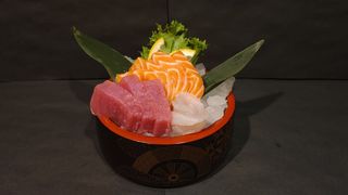 221. Sashimi misto - 10 pezzi