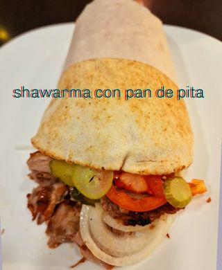 Pita shawarma de pollo 
