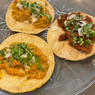 Tacos de chilorio 4 unidades