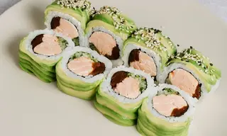 Uramaki łosoś pieczony -8 szt-