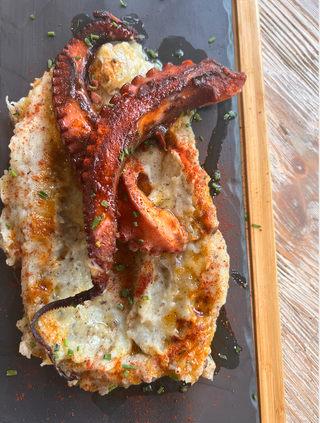 Pulpo a la Parrilla con Parmentiere Trufado