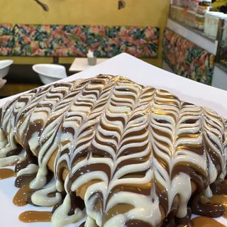 crêpe brownie fruits