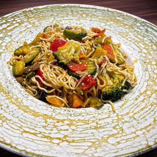 Legume picante cu noodles