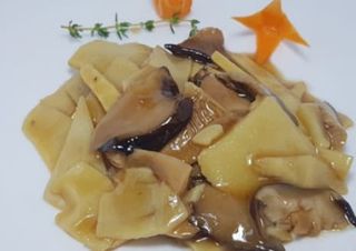 146 Funghi bambù saltati 