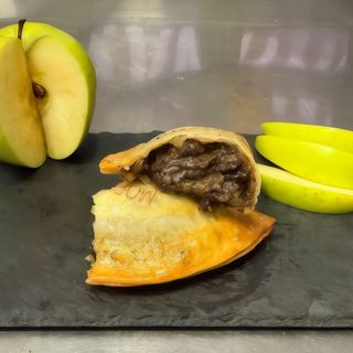 Empanada de Morcilla Chutney