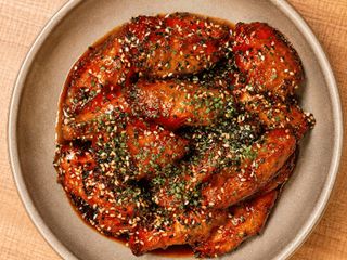 CHICKEN WINGS