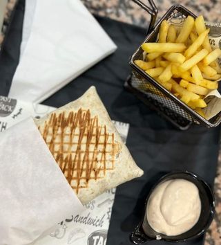 Tacos Mixte (Servi avec frites)