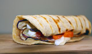 Pomodoro fresco, mozzarella fior di latte e melanzane grigliate