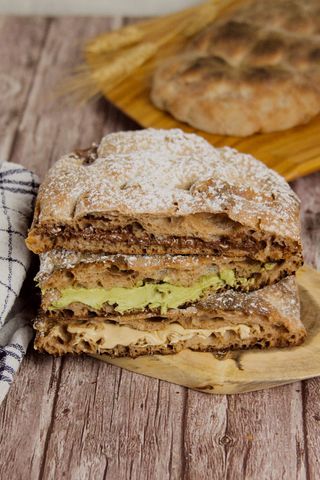 Panino con pasta di pizza e nutella