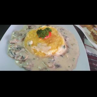 Papricaș de ciuperci cu mamaliguta