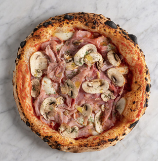 Pizza Prosciutto e funghi + Bevanda