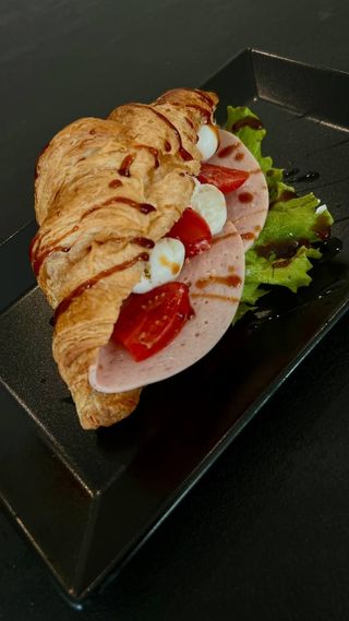 Кроасан с шунка