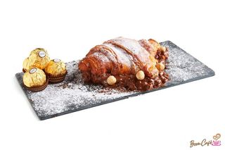 Croissant com Ferrero Rocher