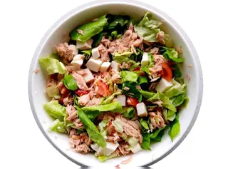 Ensalada De Atún Con Queso