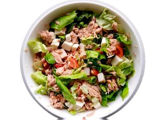 Ensalada De Atún Con Queso