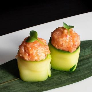 Gunkan salmon zucchina