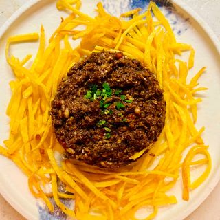 Revuelto De Morcilla Con Piñones