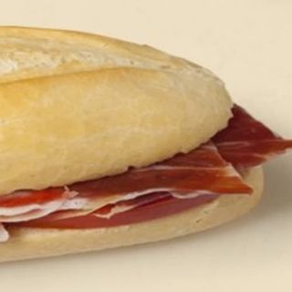 Bocadillo De Jamón Serrano Pitufo