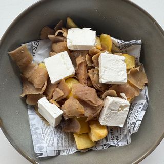 PAPAS & TERNERA KEBAB & FETA