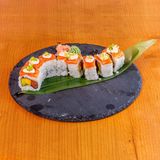 NEW!! ROLLS URAMAKI MANGO & SALMON