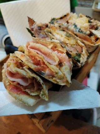 Piadina con porchetta