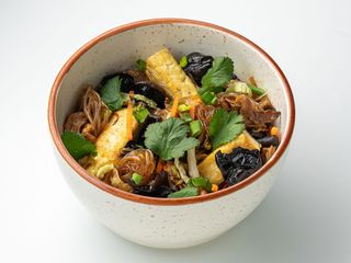 Локшина Фунчоза з грибами та сиром Тофу