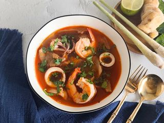 Sopa Tom Yum Con Mariscos