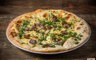 Піца з білими грибами та Пармезаном (370г)