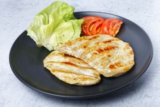 Pileći file porcija