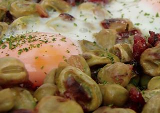 Guiso De Habas Con Jamón Y Huevo Cuajado