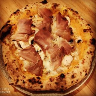 Pizza Montanara