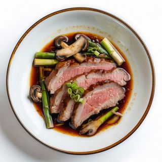 51.Ternera Con Bambú Y Setas Chinas