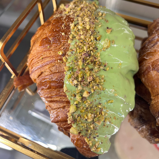 Croissant cu fistic