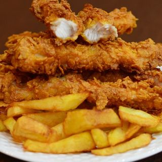 Meniu crispy de pui cu cartofi si sos