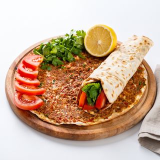 Lahmacun (pizza turcească)