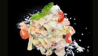 Пикантни талиатели със сьомга (300гр.)