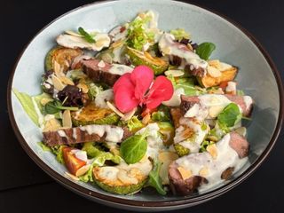 Салат з телятиною