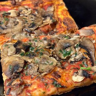 1/4 Teglia funghi rossa