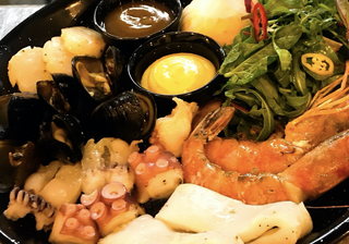 Гаряче плато морепродуктів 