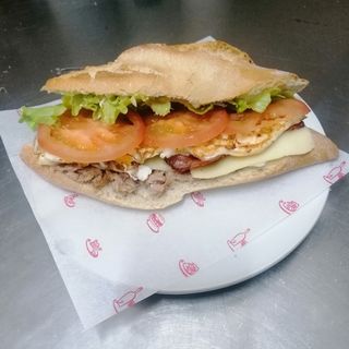 Bocadillo De Atún Especial