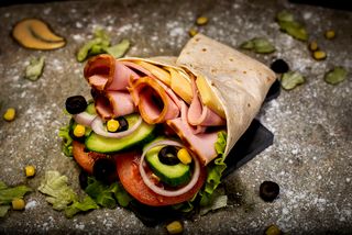 Малка тортила дърпано телешко и чедър