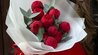 ვარდი “რედ პიანო”4 ტოტი