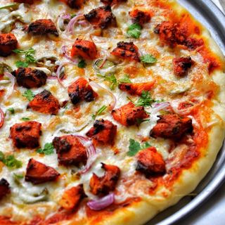 Pizza chicken tikka